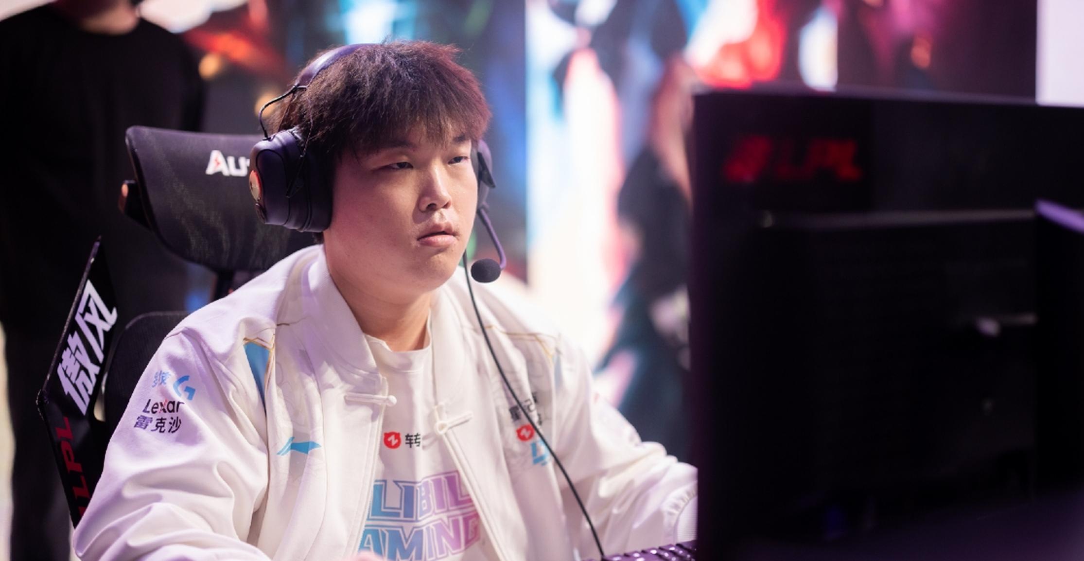 开云APP-IG轻取TES，Kanavi团战一打五宿命之战全球总决赛，让粉丝疯狂欢呼